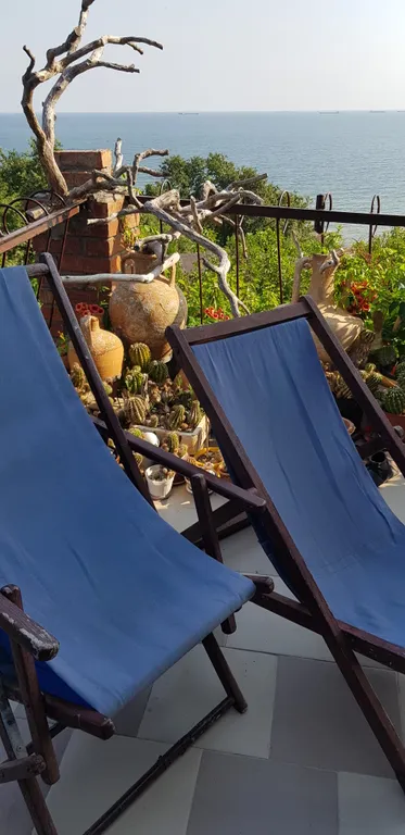 Коттедж Часть дома. 2 этаж, потрясающий вид на море — Осовины