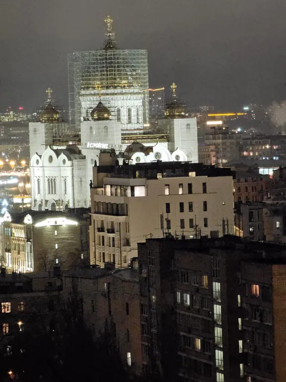 Квартира Панорамная комната на троих с видом на Кремль и Храм Христа, 14 этаж — Москва