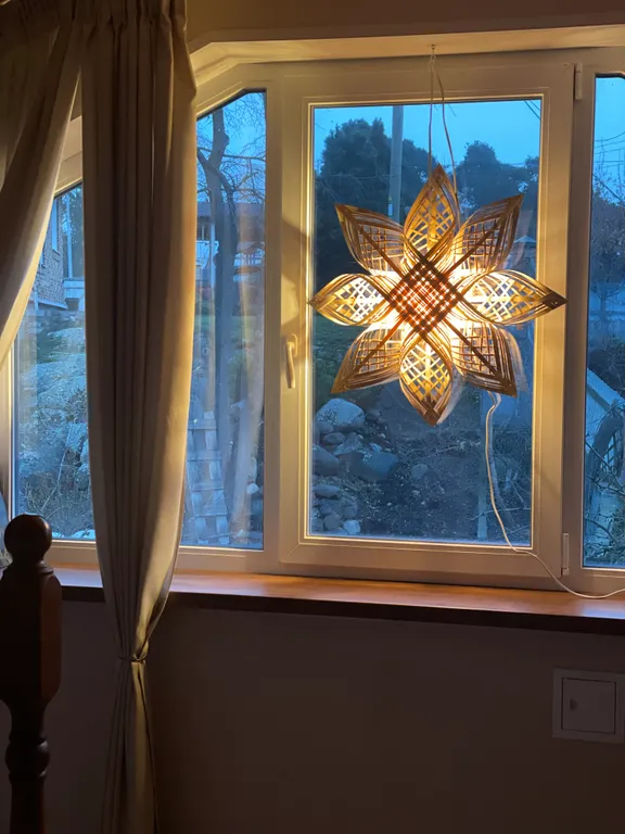 Дом рядом с озером