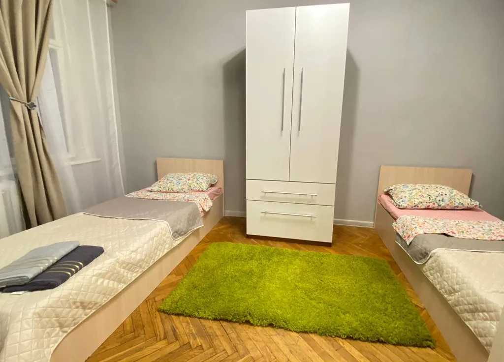 Просторная 2 ком. квартира на 7 гостей рядом с центром