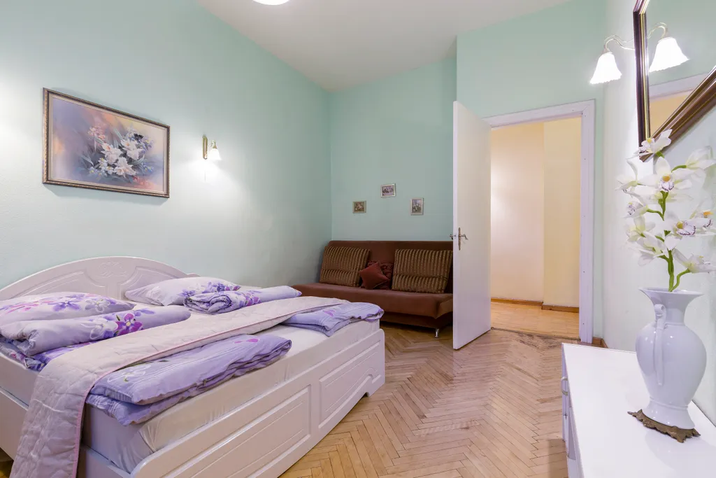Ryss' 3BR Apt on Nevsky