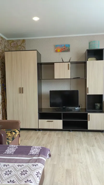 Уютная однокомнатная квартира с видом на горы в 15 минутах от моря