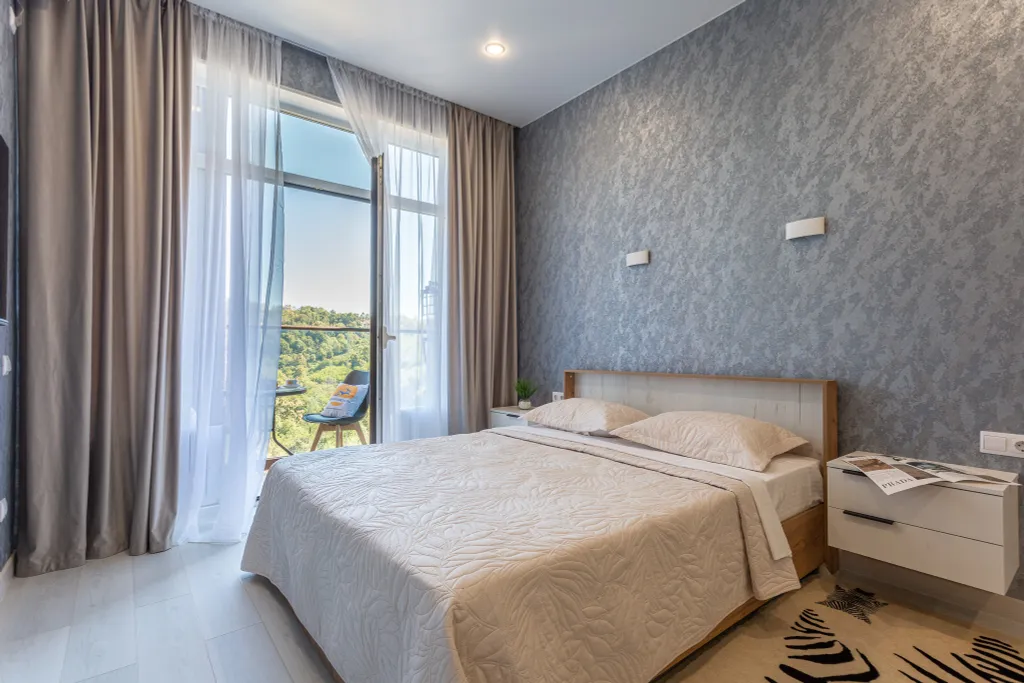 Студия с балконом и видом на горы