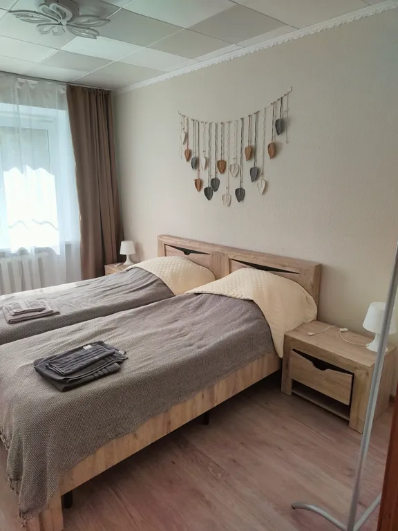 Двухкомнатная квартира около Ольгина пруда в центре Петергофа