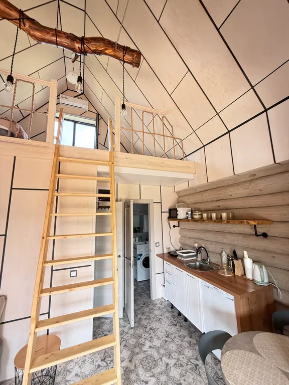 Дом в яблоневом саду