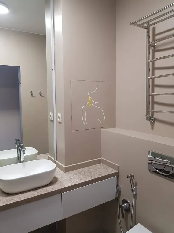 Дизайнерская 2-к квартира с французским балкончиком