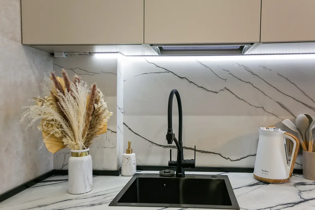 Дизайнерская студия с террасой с видом на море и свой пляж