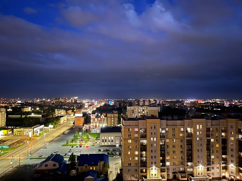 У ресторана! 14-й этаж и с видом на город.