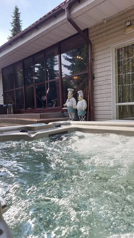 Коттедж с баней и джакузи для семейного отдыха