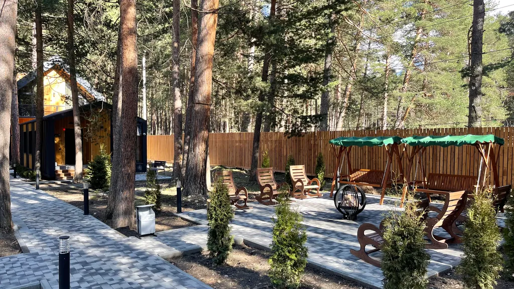 Просторный номер с большой террасой в сосновом бору Приэльбрусья