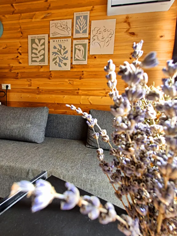 Коттедж Сканди-домик с панорамными окнами в горах у моря — Прасковеевка