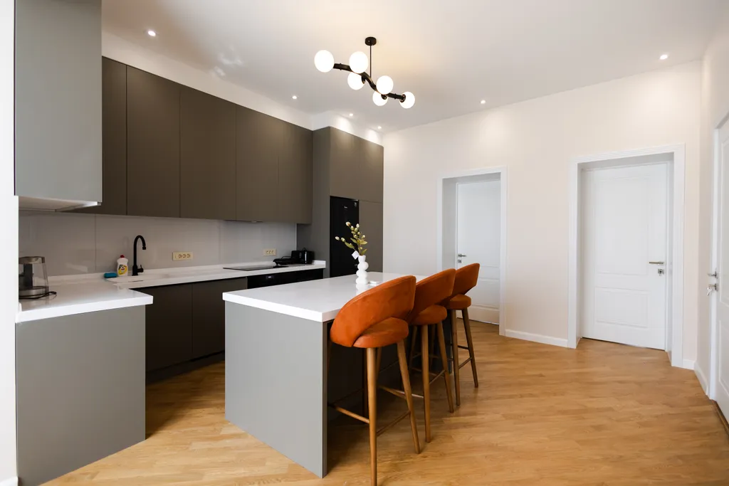 Современная квартира с двумя спальнями и новым ремонтом в центре