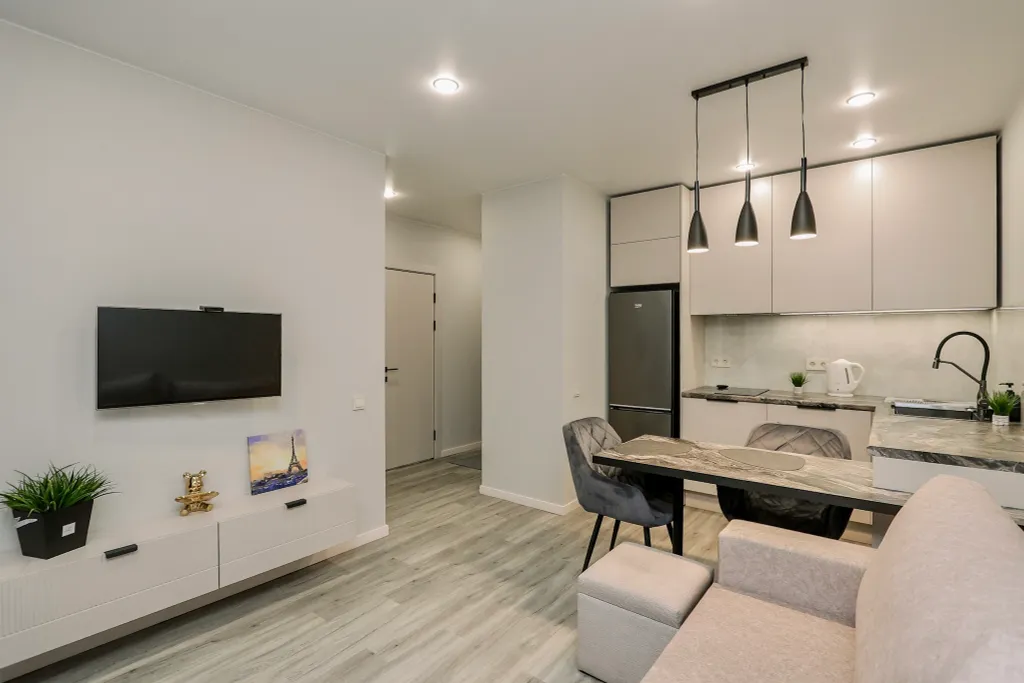 Очаpoвательнaя квaртиpа с пaнopaмным бaлконoм