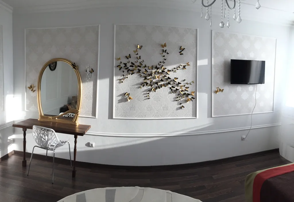 White - Green. Центр.