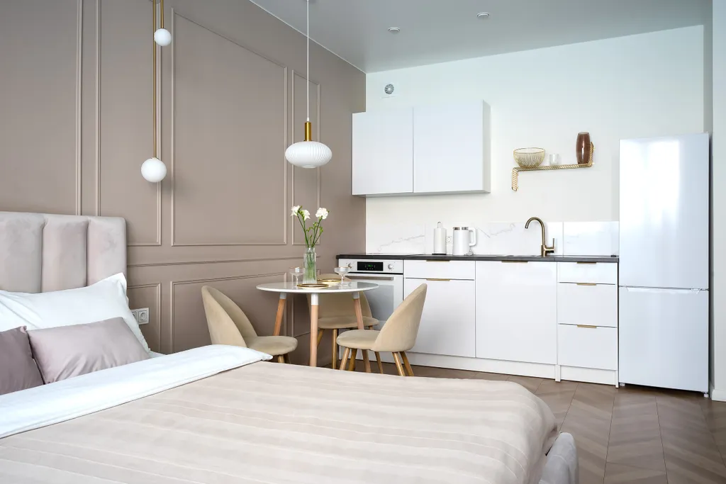 Роскошная студия Золотая с качелью и ванной