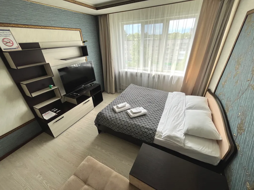 Просторная двухкомнатная с большой кухней у ДК Металлургов