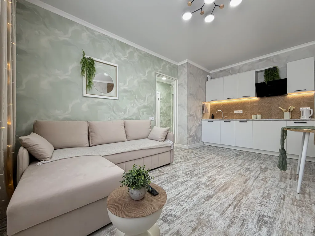 Зеленая квартира на Уральской в ЖК Дубки