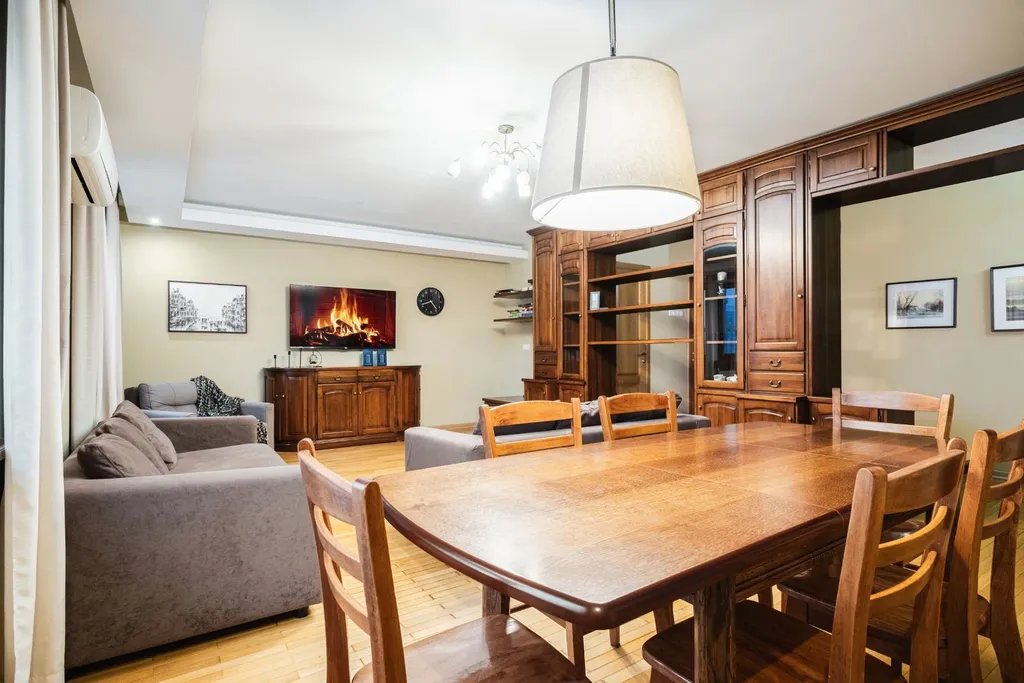 Комфортная 4-комнатная в центре Минска около Галереи, Зыбицкая, Немига