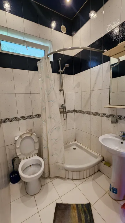 Квартира с удобным положением возле супермаркета Фрэш