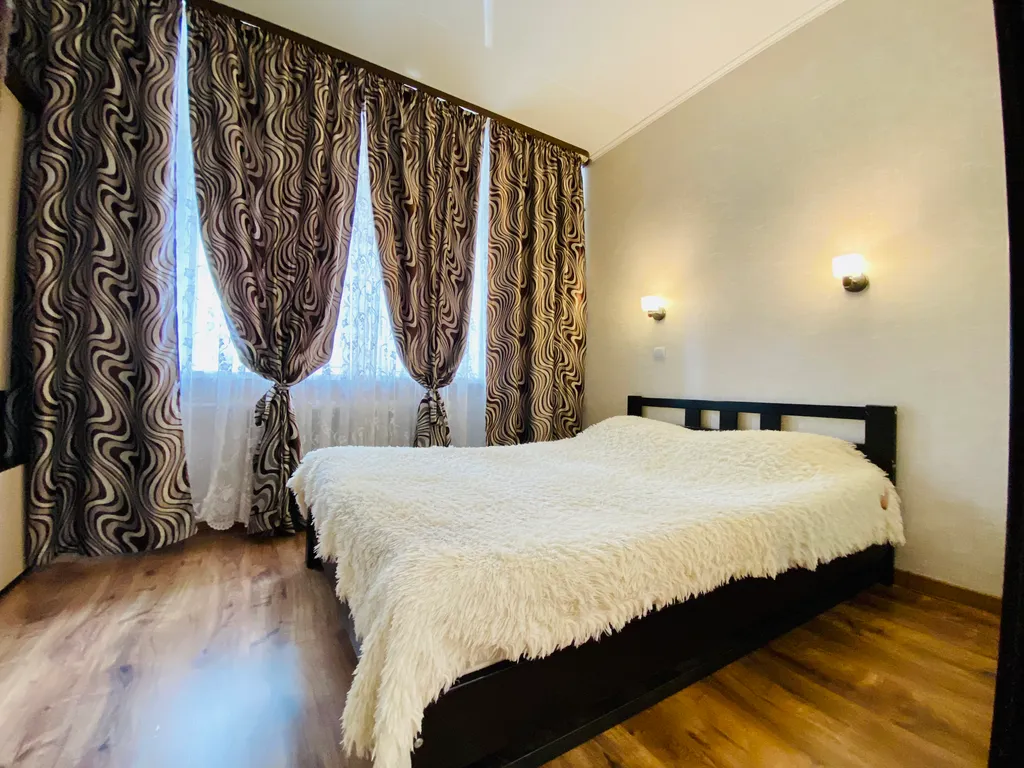 Квартира Апартамент на 4 персоны — аренда посуточно в Брянск