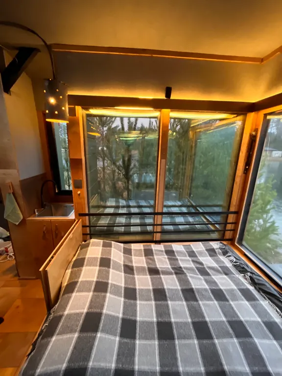 Домик на озере