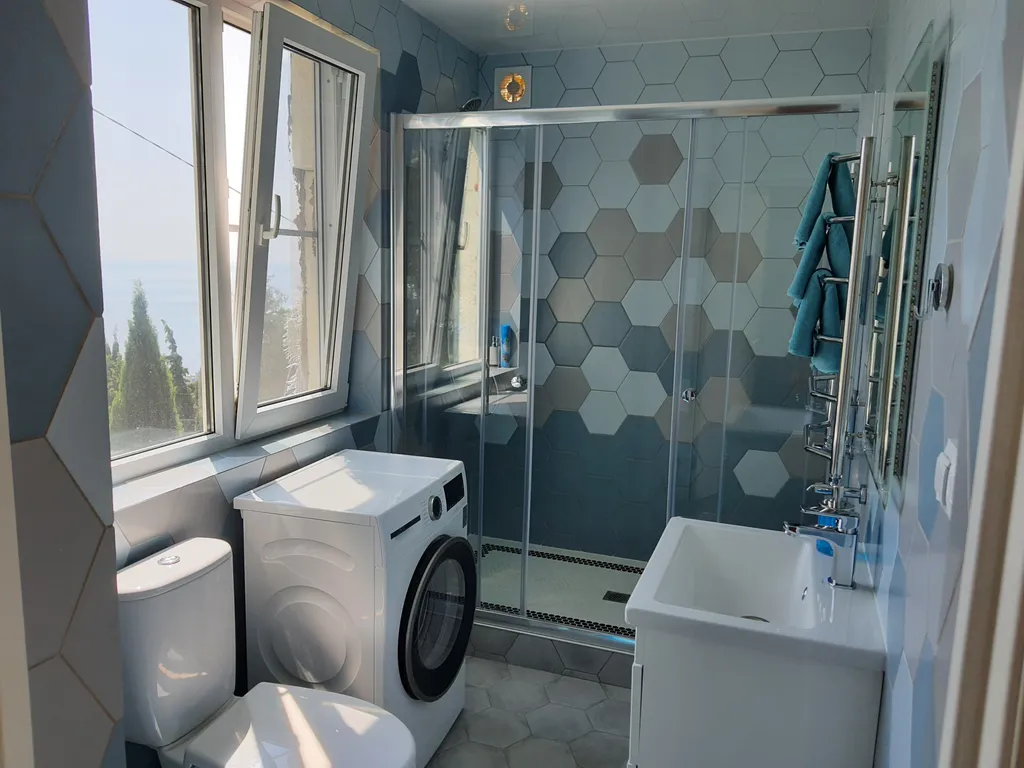 Коттедж с видом на море и горы