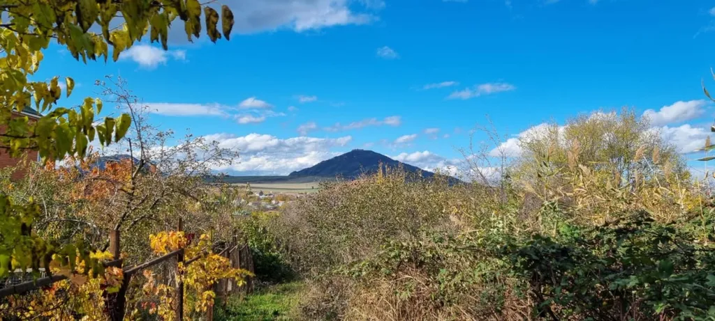 Тихий Домик с видом на горы