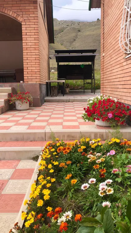 Уютный дом в Верхнем Фиагдоне на берегу горной реки