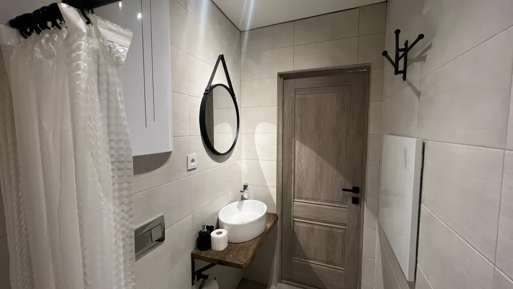 Уютный коттедж на большую компанию в лесу