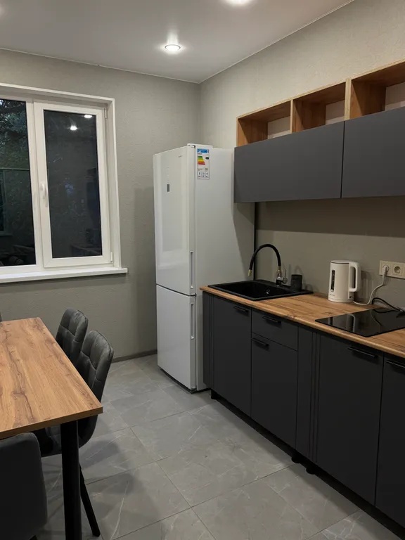 Современный коттедж на скале