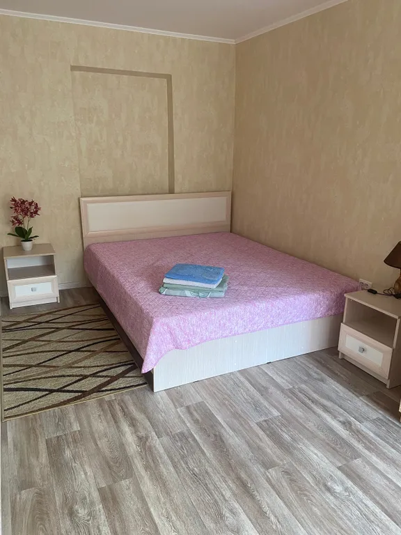 Квартира 2-комнатная возле жд вокзала