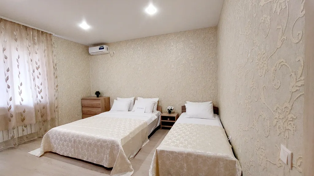 Евротрешка возле гипермаркета Мега и Леруа Мерлен