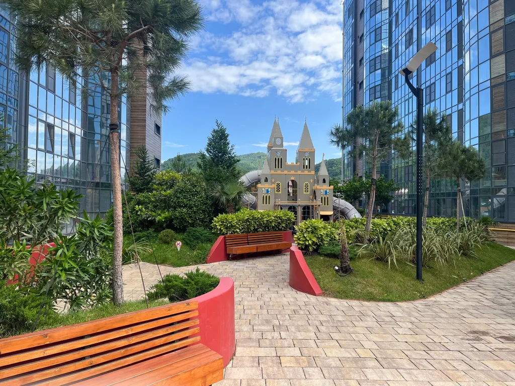 Просторная квартира-студия с кухней в ЖК премиум-класса