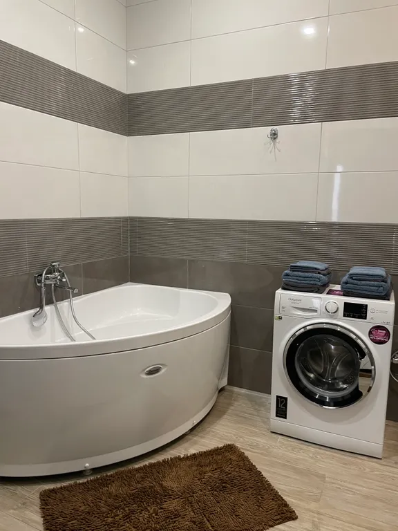 Апартаменты с двумя спальнями в элитном доме в центре рядом с парком