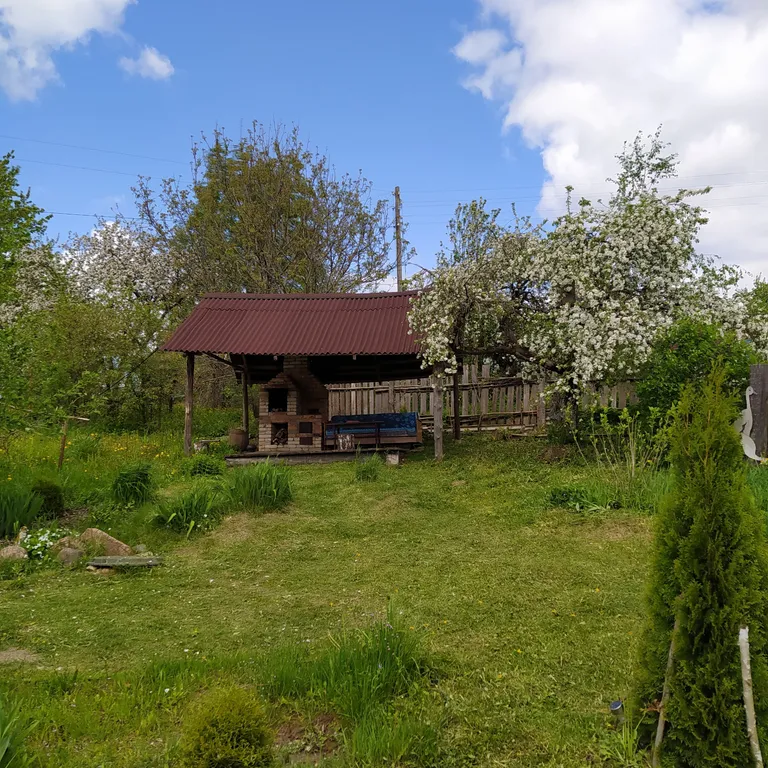 Дом у лесного озера