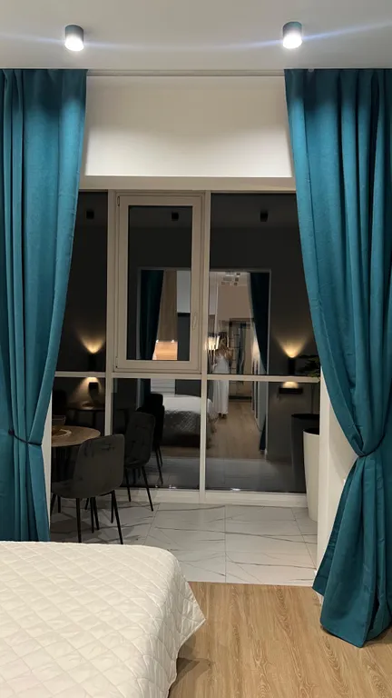 Новая студия с видом на море и дизайнерским ремонтом