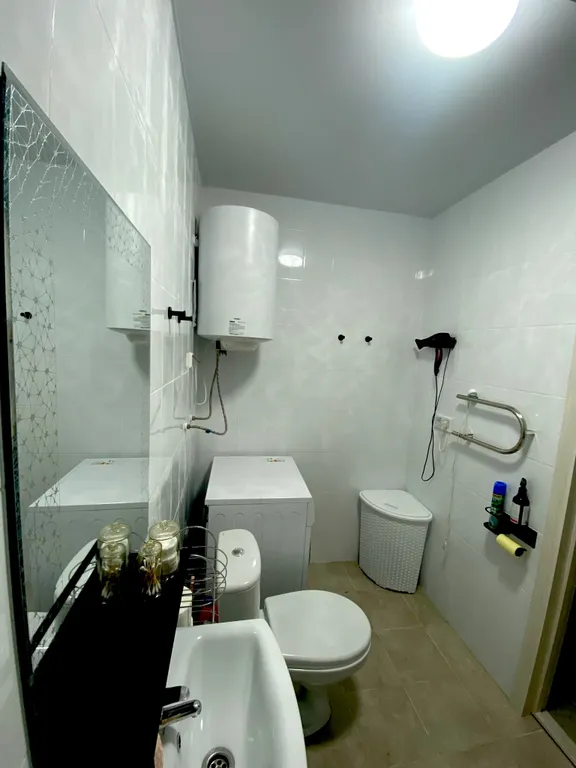 Семейная квартира с бассейнами