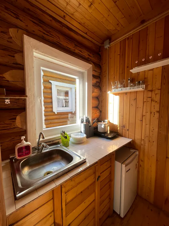 Двухкомнатный домик в 7 мин. от моря в тени деревьев с парковкой (№3)