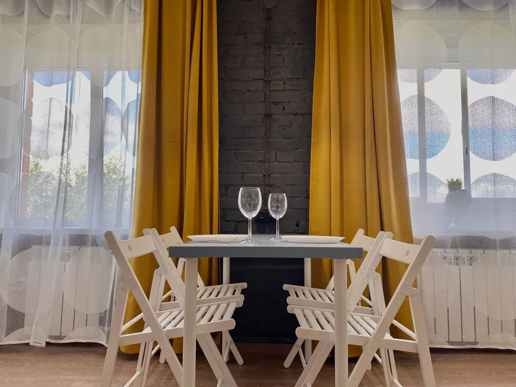 Яркая стильная квартира с видом на Сады