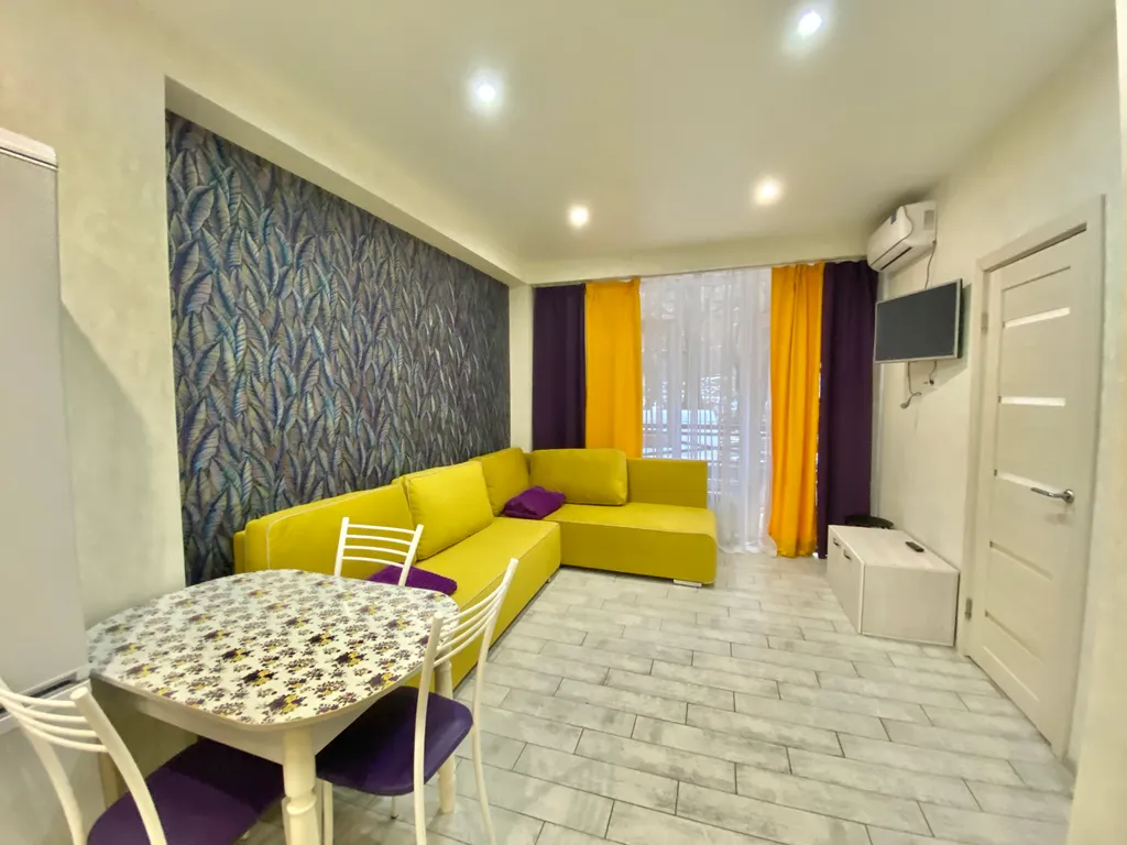 Апартаменты с балконом возле подьемника