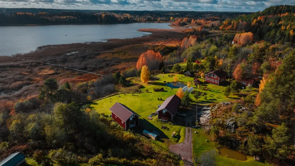 Коттедж Жилье на берегу озера Хюмпелянъярви — Заозерный