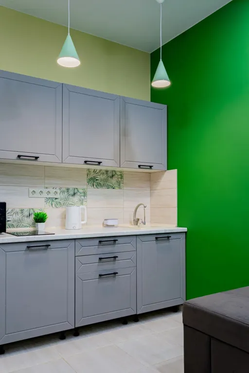 Яркая студия для троих в ЖК Летний