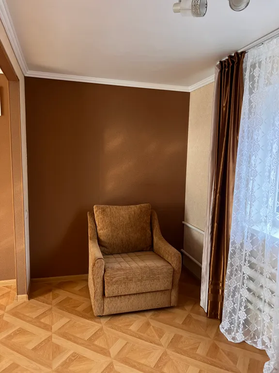 Дом со своим двором и парковкой