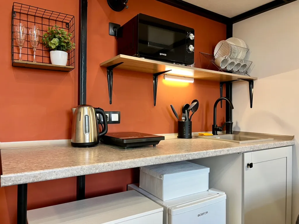 Дизайнерская студия на четверых гостей