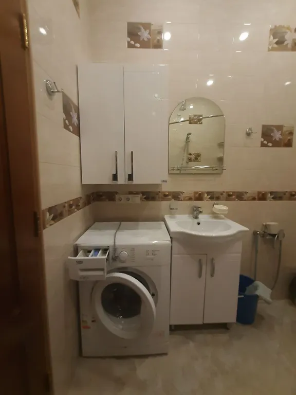 Дом с двориком на берегу моря