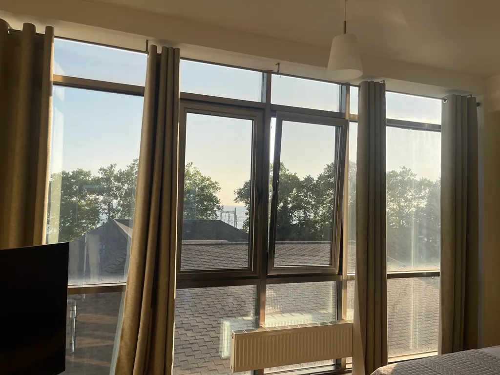 Просторная квартира с видом на море