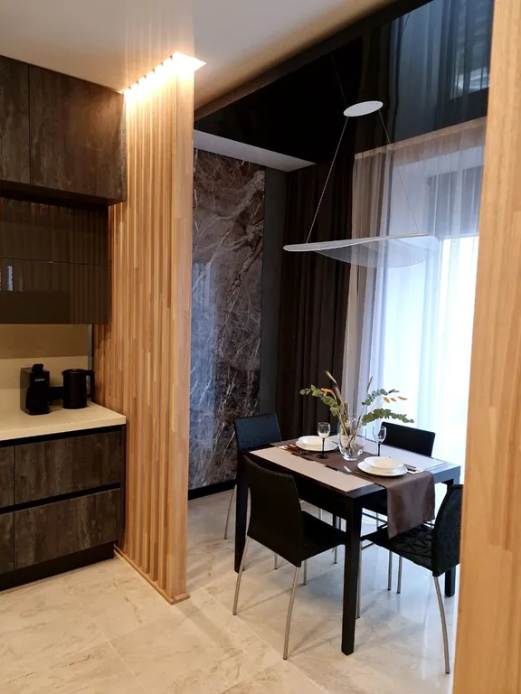 Уютная квартира в центре города на высоком этаже с видом на море