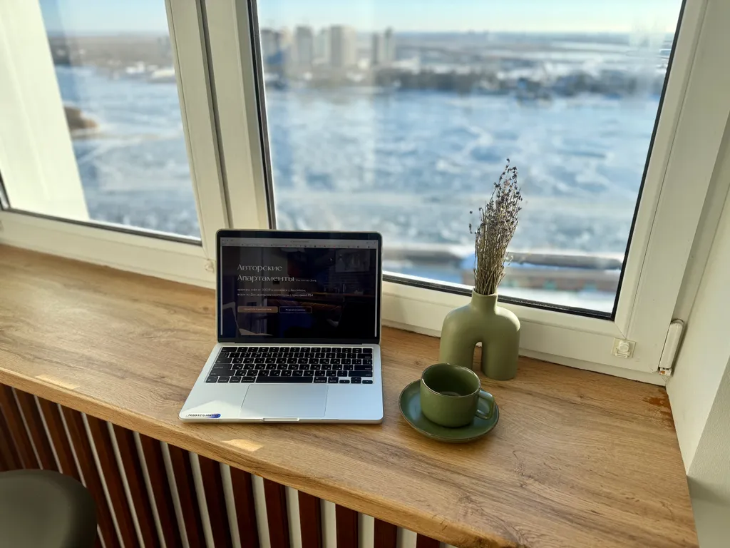 Дизайнерская студия с видом на реку