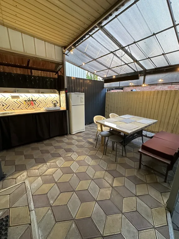 Уютный домик с балконом и террасой