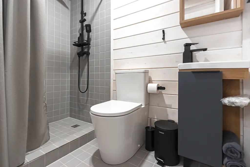 Небольшой домик с видом на Гуамское ущелье